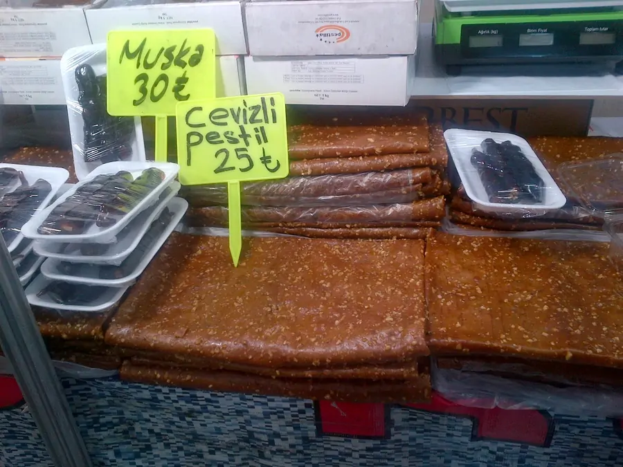 Kayısılı pestil